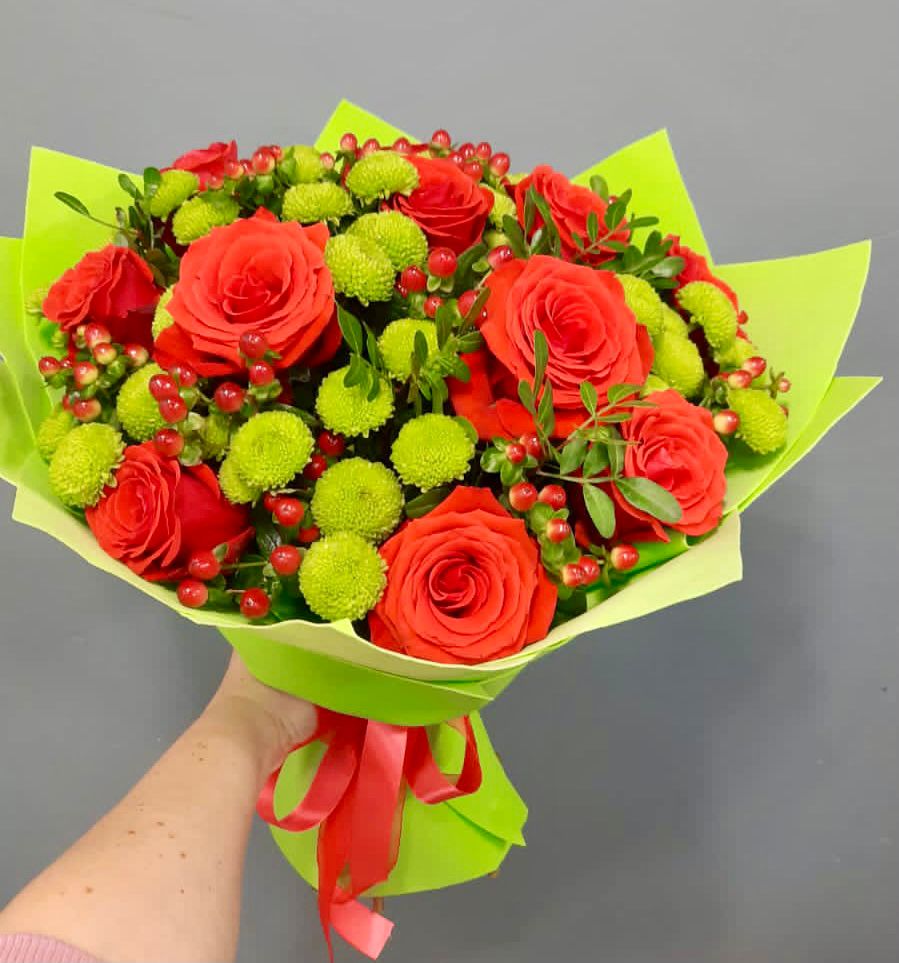 Букет цветов из: Хризантемы и Розы в Железнодорожный Московская область