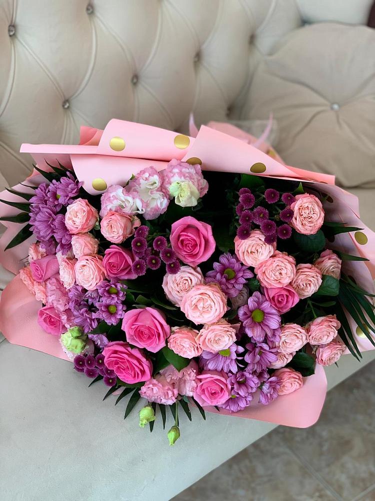 Букет цветов из: Хризантемы, Розы и Лизиантусы в Железнодорожный Московская область