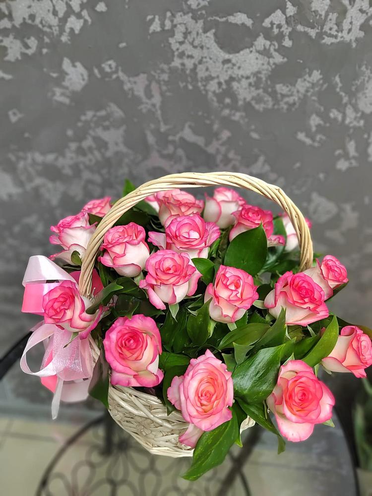 Цветочная композиция из Розы в корзине в Железнодорожный Московская область