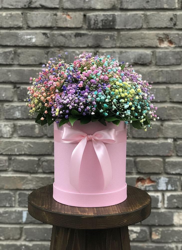 Цветочная композиция из Гипсофила и Розы в шляпной коробке в Железнодорожный Московская область