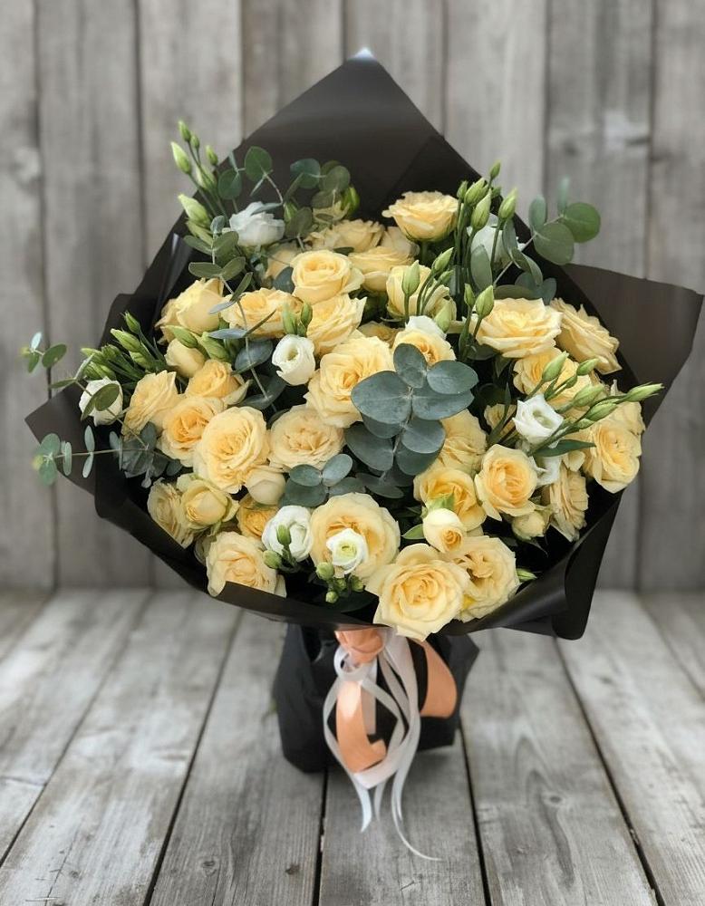 Букет цветов из: Розы и Лизиантусы в Железнодорожный Московская область