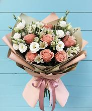 Букет цветов из:  Розы, Альстромерии и Лизиантусы в Железнодорожный Московская область