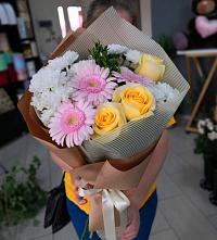 Букет цветов из:  Герберы, Розы и Хризантемы в Железнодорожный Московская область