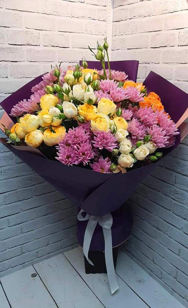 Букет цветов из: Хризантемы и Розы в Железнодорожный Московская область