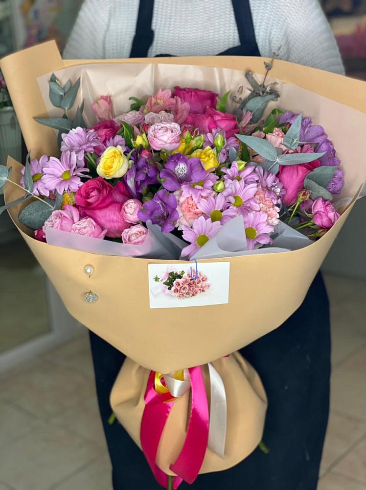 Букет цветов из: Хризантемы, Гвоздики и Альстромерии в Железнодорожный Московская область