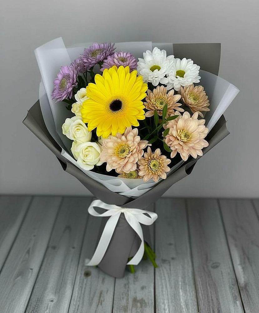 Букет цветов из: Розы, Герберы и Хризантемы в Железнодорожный Московская область
