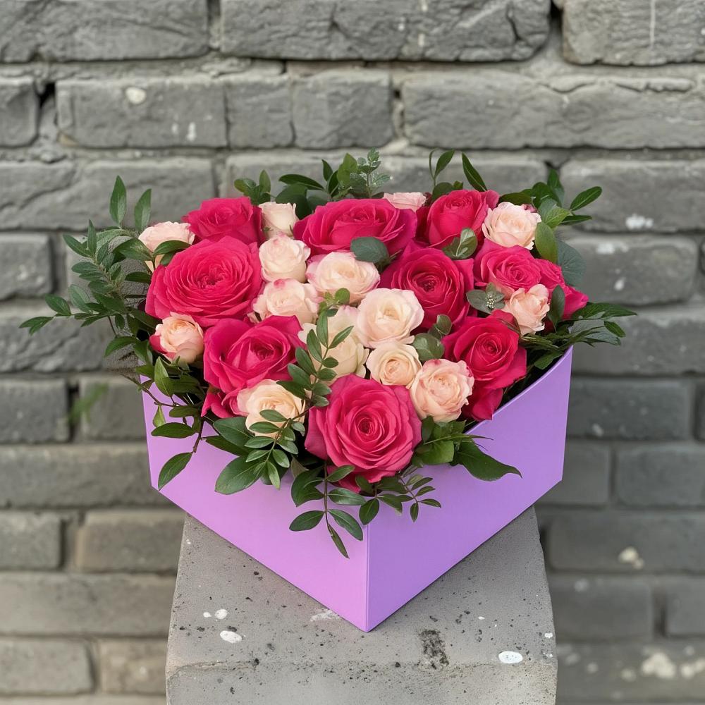 Цветочная композиция из Розы в коробке в Железнодорожный Московская область