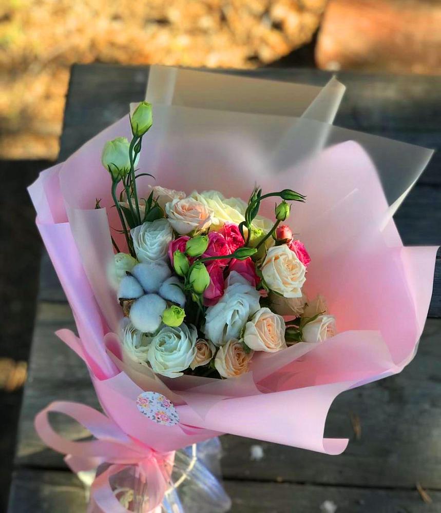 Букет цветов из: Розы и Лизиантусы в Железнодорожный Московская область