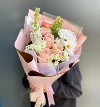 Букет цветов из:  Хризантемы и Розы в Железнодорожный Московская область