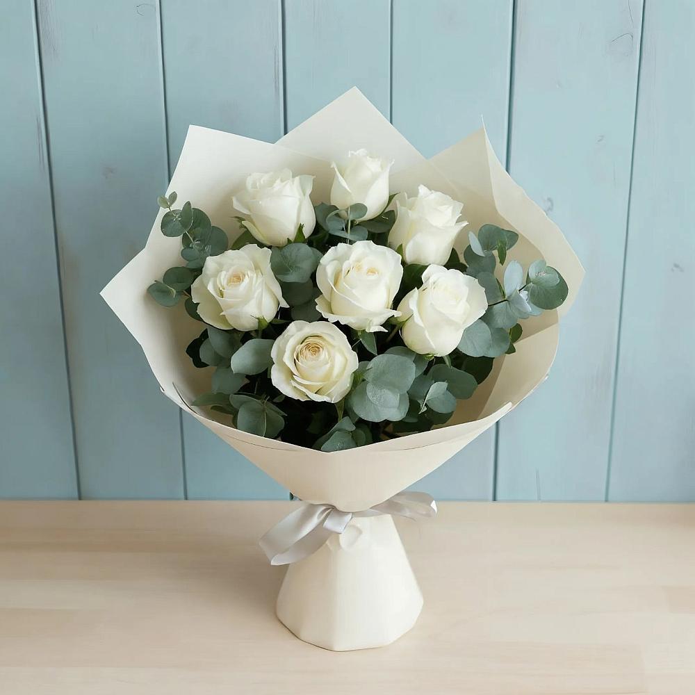 Букет Белые розы в Эвкалипте в Железнодорожный Московская область