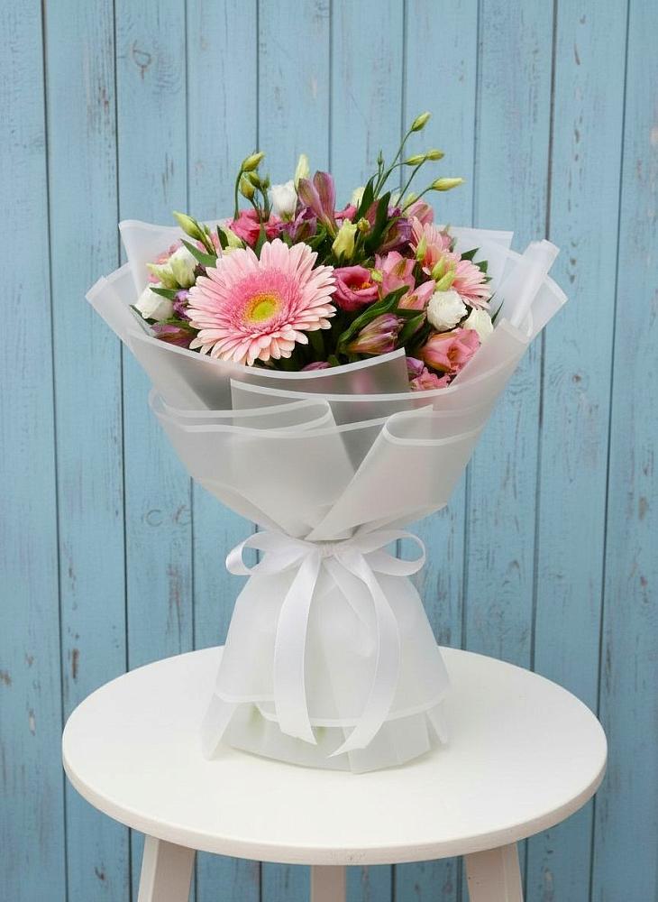 Букет цветов из: Герберы, Альстромерии и Лизиантусы в Железнодорожный Московская область