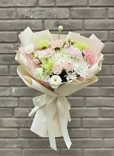 Букет цветов из:  Гвоздики, Розы, Лизиантусы и Хризантемы в Железнодорожный Московская область