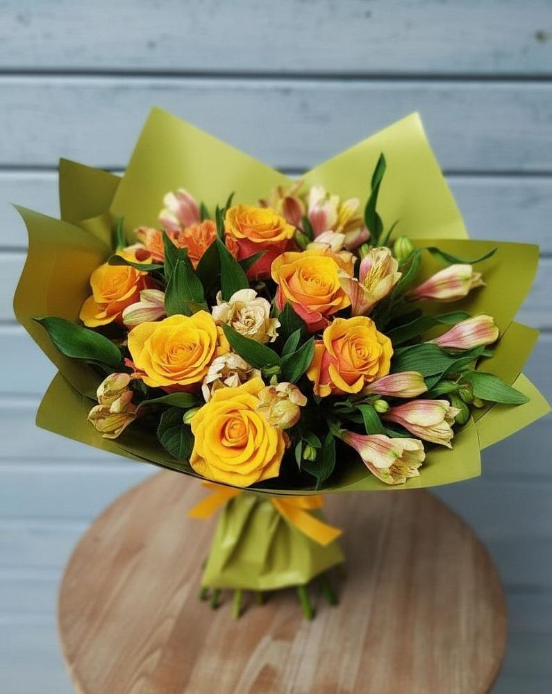 Букет цветов из: Альстромерии и Розы в Железнодорожный Московская область