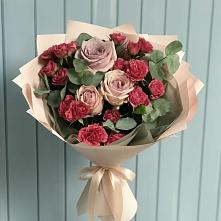 Букет цветов из:  Гвоздики и Розы в Железнодорожный Московская область