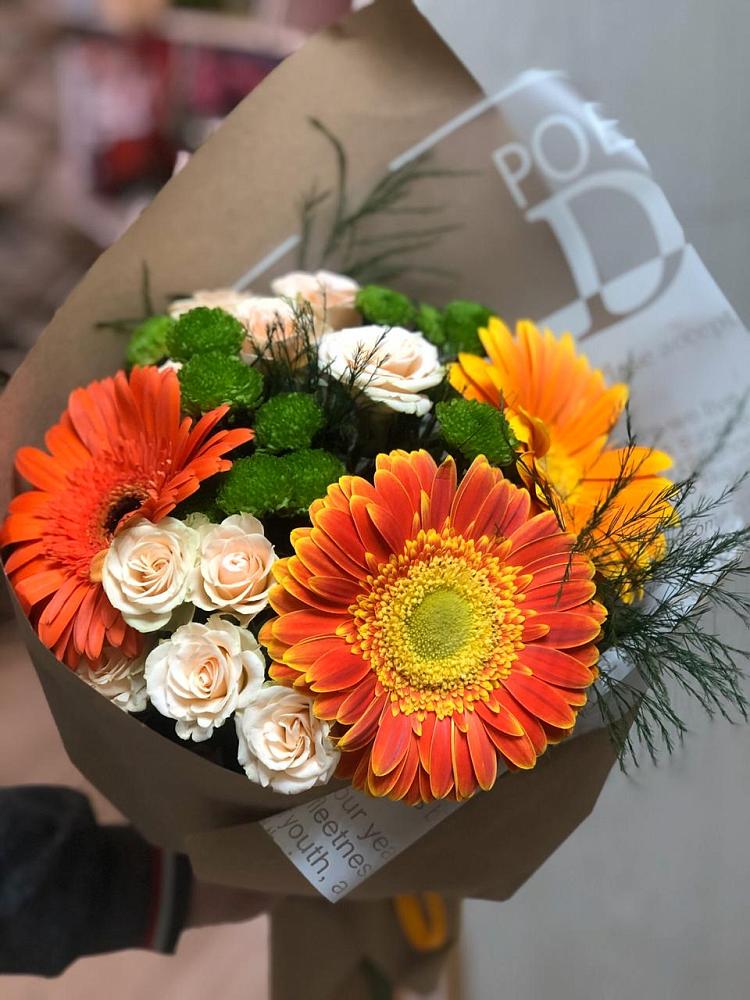 Букет цветов из: Герберы, Хризантемы и Розы в Железнодорожный Московская область