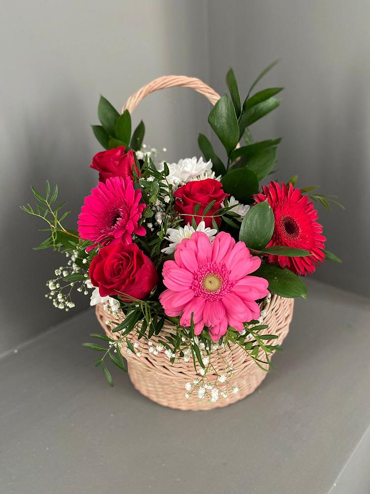 Цветочная композиция из Розы, Хризантемы и Герберы в корзине в Железнодорожный Московская область