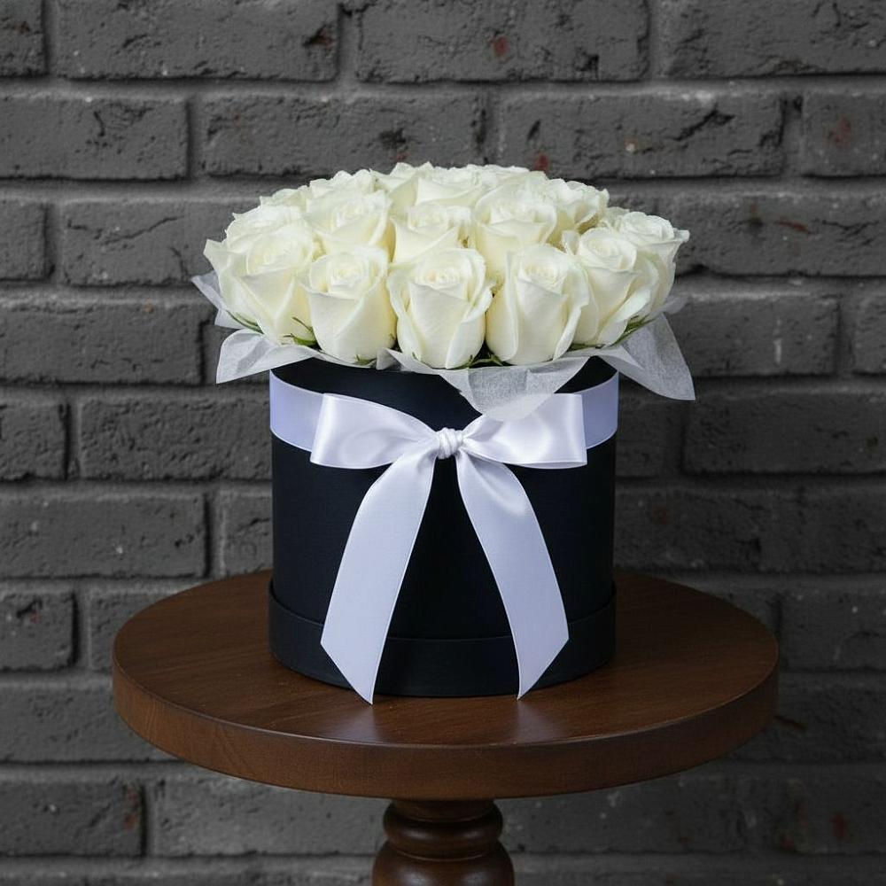 Цветочная композиция из Розы в шляпной коробке в Железнодорожный Московская область