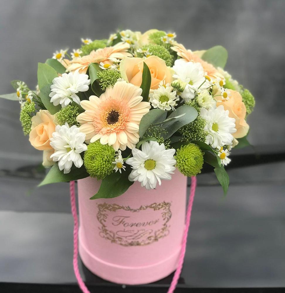 Цветочная композиция из Розы, Герберы и Хризантемы в шляпной коробке в Железнодорожный Московская область