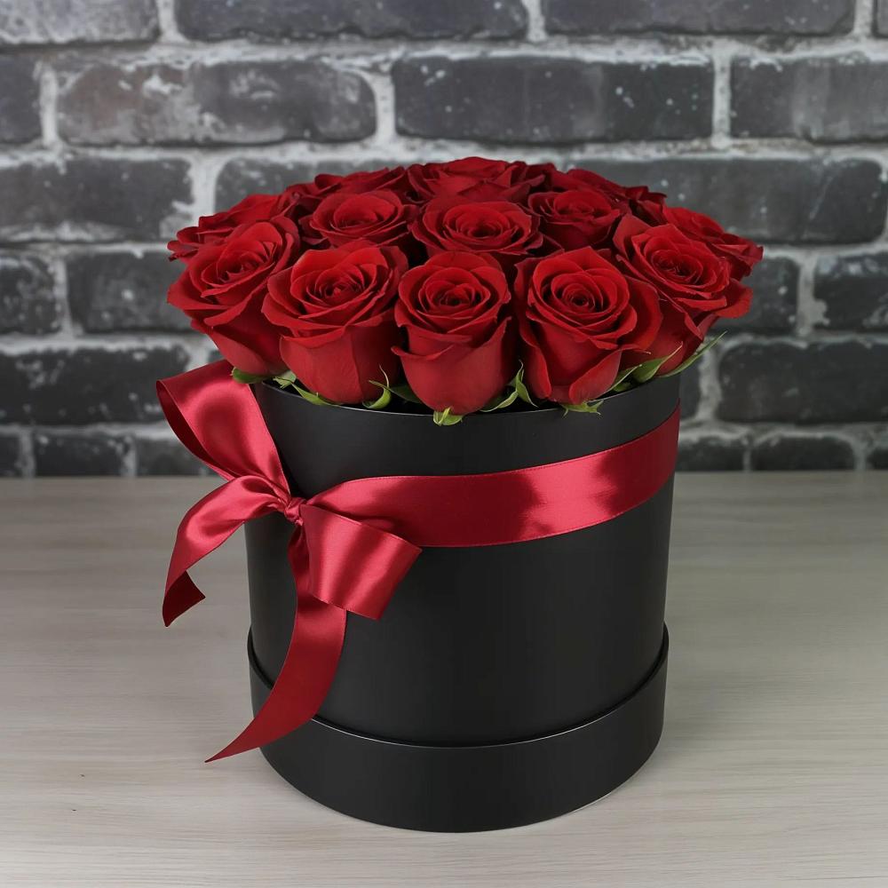 Цветочная композиция из Розы в шляпной коробке в Железнодорожный Московская область