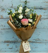 Букет цветов из:  Розы и Лизиантусы в Железнодорожный Московская область