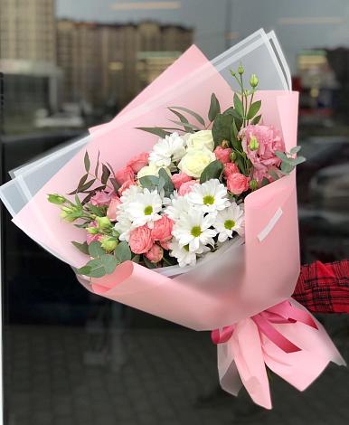 Букет цветов из: Розы, Лизиантусы и Хризантемы в Железнодорожный Московская область